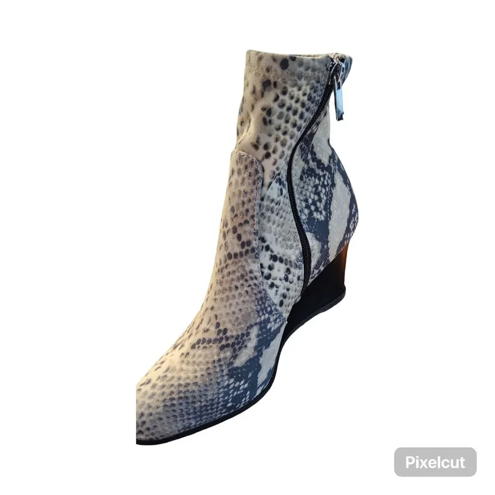 Size 8.5 Journee Collection Snake Embossed Stacked Wedged heel Booties NWOT